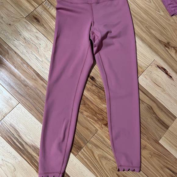 IVL Collective Scallop leggings, Size 4. - Picture 2 of 5